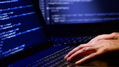 مسؤول أمريكي: اختراق البريد الإلكتروني لمدير (FBI) من مجموعة 