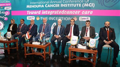 رئيس جامعة مدينة السادات يشارك في فعاليات المؤتمر الدولي الأول لمعهد الأورام بجامعة المنوفية 