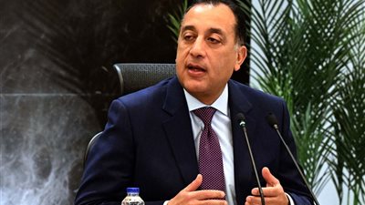رئيس الوزراء: تطبيق نظام العمل عن بعد اعتبارًا من أول أحد في أبريل لمدة شهر 