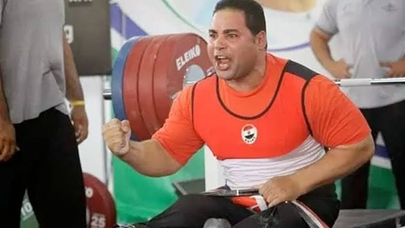 متولي مطحنة بطل رفع
