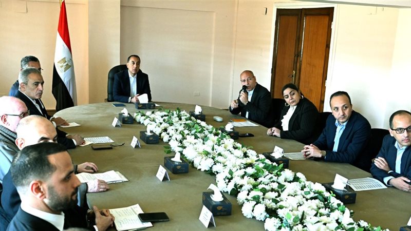 خلال الاجتماع