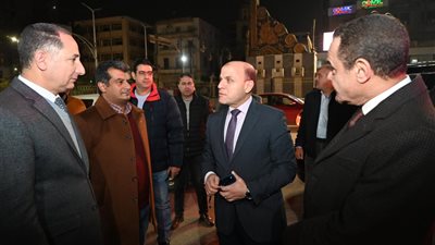 محافظ الغربية يراجع ميدانيا غلق المحال قى شوارع طنطا