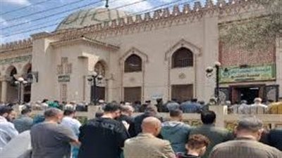الشرقية تشيع جنازة والدة وزير الصناعة