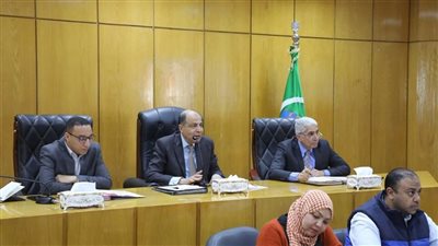  محافظ المنيا يشدد على ترشيد الكهرباء وأمن الطرق ويعلن بدء تطوير الاستاد