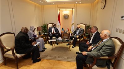 وزير النقل يستقبل سفير تنزانيا بالقاهرة لمناقشة تعزيز التعاون المشترك 
