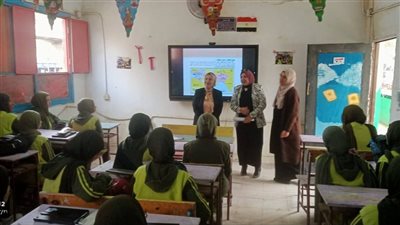 مدير تعليم القاهرة تتابع انتظام الدراسة بمدينة نصر 