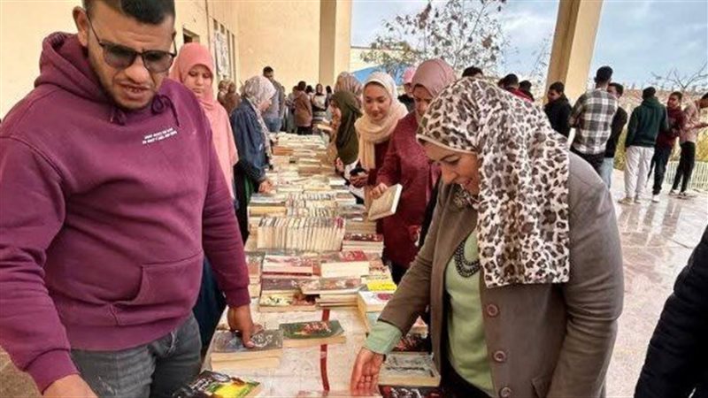 معرض للكتاب بجامعة