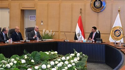 وزير الصناعة يبحث مع اتحاد الصناعات والخدمة الوطنية سبل مضاعفة صادرات الرخام والجرانيت