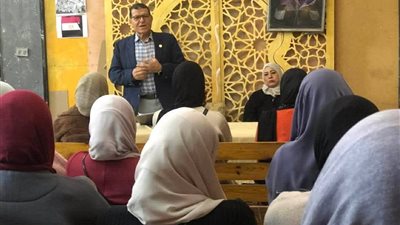 محاضرات ولقاءات توعوية بثقافة الغربية تناقش قضايا المرأة والمجتمع
