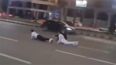 ضبط 3 طلاب لقيامهم بتصرفات خطرة بطريق الكورنيش في الإسكندرية 