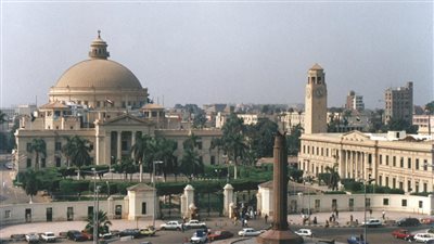 جامعة القاهرة تنظم قافلة متخصصة في طب وجراحة العيون لتوقيع الكشف الطبي والعلاج مجانا