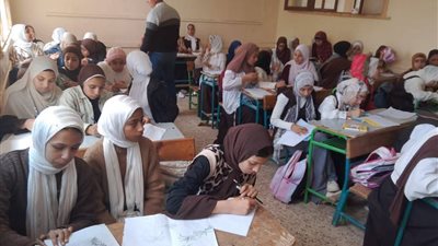 الثقافة تواصل فعالياتها بمدرسة كوم الحاصل بمحاضرات توعوية وورش فنية