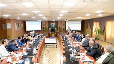 مجلس جامعة المنصورة يعتمد خطة ترشيد استهلاك الكهرباء داخل الحرم الجامعي 