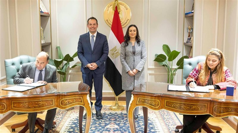 خلال توقيع البروتوكول