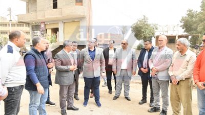 محافظ الفيوم يوجه بسرعة رفع تراكمات القمامة وصيانة أعمدة الإنارة