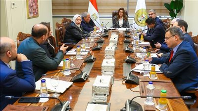 وزيرة التنمية المحلية تلتقي  أعضاء مجلسي النواب والشيوخ