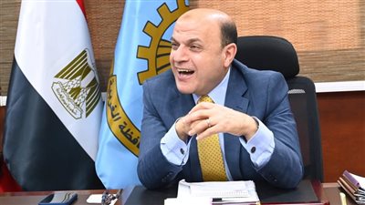 محافظ الغربية يناقش مشكلات الدوائر والملفات الخدمية