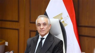 وزير العدل يوجه بتنفيذ العمل عن بُعد يوم الأحد وخفض استهلاك الكهرباء والوقود