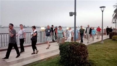 45 سائحا متعددي الجنسيات في جولة بممشى الكورنيش  ببنى سويف
