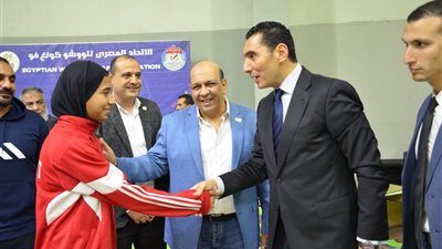  وزير الشباب والرياضة يهنئ أبطال مصر للووشو كونغ فو 