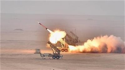 الجيش الكويتي: الدفاعات الجوية تتصدى لصواريخ ومسيرات معادية