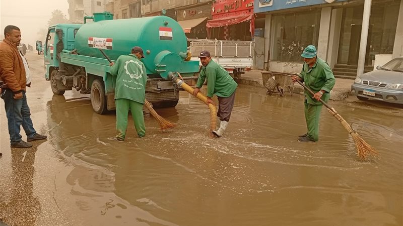 جانب من أعمال رفع