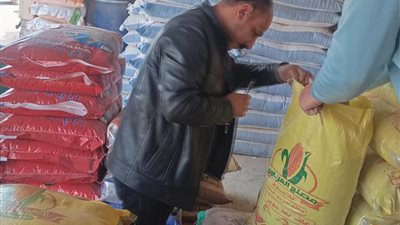 ضبط 37 جوال دقيق مدعم و5 أطنان أسمدة وأعلاف مجهولة المصدر بالغربية