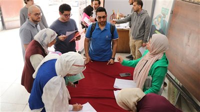 نقابة الأطباء تستقبل الأعضاء الجدد بمقر النقابة العامة لتسلم كارنيهات العضوية