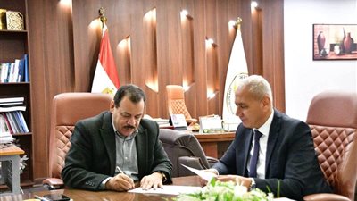 أيوب وطنطاوي يبحثان دعم جامعة الوادي الجديد وتطوير خدماتها التعليمية والطبية