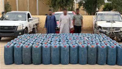 ضبط  5 أطنان مواد بترولية بداخل مخزن بأسوان 