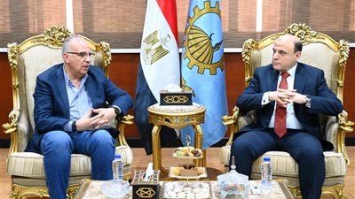 محافظ الغربية يناقش مع وزير الري الملفات الحيوية والمشروعات
