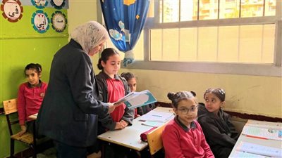 مدير تعليم القاهرة تتابع انتظام الدراسة: من الفصل إلى المسرح نصنع طالبًا متكاملًا