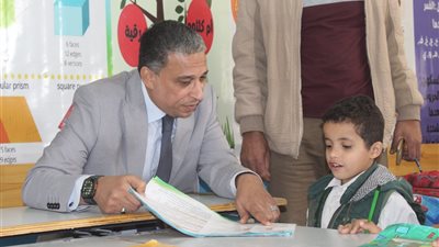 وكيل وزارة التربية والتعليم بالجيزة يستبعد مدير مدرسة للتقصير في أداء مهام عمله