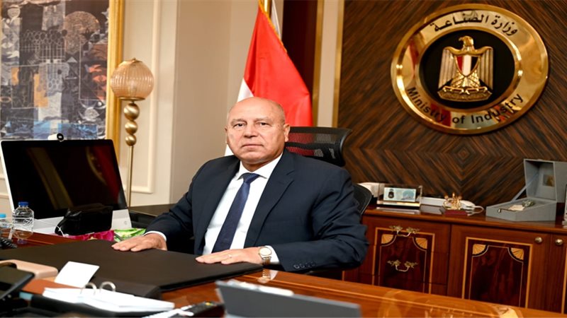 وزير النقل الفريق