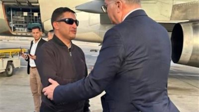 وزير البترول يستقبل جثمان الشهيد حسام خليفة بالمطار.. ويشارك في تشييع الجنازة