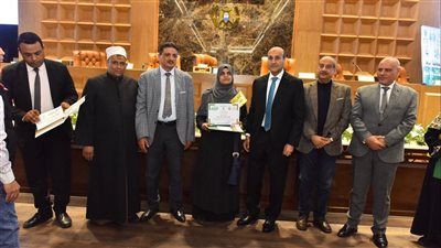 محافظ أسيوط يشهد احتفالية يوم اليتيم ويكرم الأمهات المثاليات