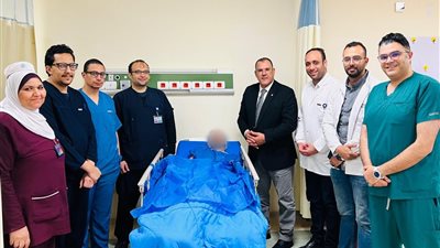 رئيس الرعاية الصحية يثمن جهود الفريق الطبي بمستشفى السلام ببورسعيد 