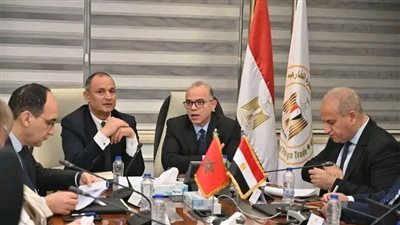 وزير الاستثمار يجري مباحثات مع وزير التجارة المغربي لزيادة حركة التجارة بين البلدين