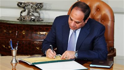 الرئيس السيسي يوقع تعديل قانون سجل المستوردين