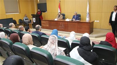 محافظ بني سويف يُكرًم الأمهات المثاليات الفائزات في مسابقة مديرية التضامن