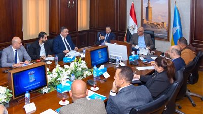 محافظ الإسكندرية يبحث مع 