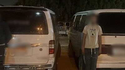 ضبط قائدي ميكروباص لقيامهما بأداء حركات استعراضية 
