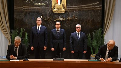 رئيس الوزراء يشهد توقيع عقد شراكة بين شركة  