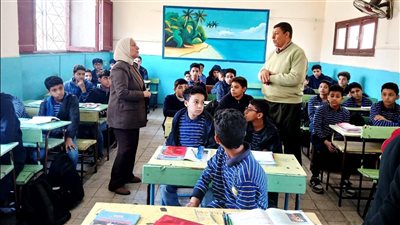 همت أبوكيلة تواصل الجولات الميدانية وتعزز التواصل مع أولياء الأمور