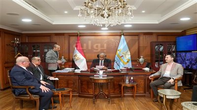 مناقشة عدد من الملفات الخدمية مع  أعضاء مجلسي النواب والشيوخ بكفرالشيخ