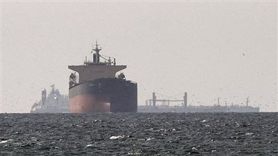 عبور أول سفينتين مضيق هرمز منذ إعلان وقف إطلاق النار