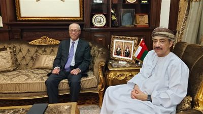 سفير سلطنة عُمان بالقاهرة يبحث مع نظيره الياباني التطورات الجارية في المنطقة