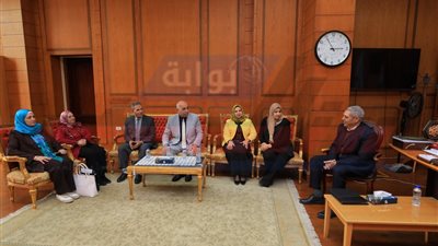 فريق الدعم الفني لمشروع تطوير نظم الاختبارات العملية يزور جامعة كفرالشيخ