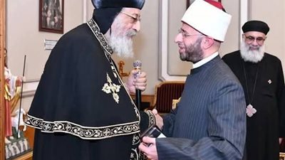 وزير الأوقاف يهنئ البابا تواضروس والإخوة المسيحيين بعيد القيامة المجيد