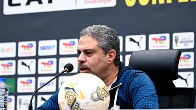معتمد جمال يلقي محاضرة فنية أخيرة على لاعبي الزمالك